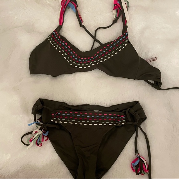 Becca bikini set! - Picture 3 of 8